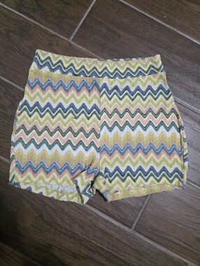 Colsie Chevron Wave Print High-Rise Shorts - Multicolor